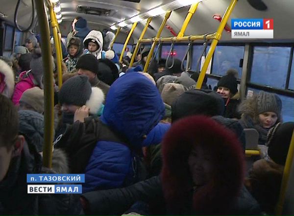 Перегруженные автобусы в райцентре Тазовский