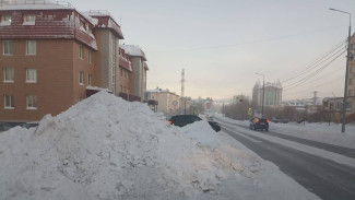 В Салехарде возбудили дело об административном правонарушении за неубранный снег