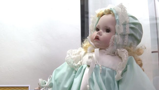 Наследство из детства: жительница Салехарда собрала уникальную коллекцию кукол