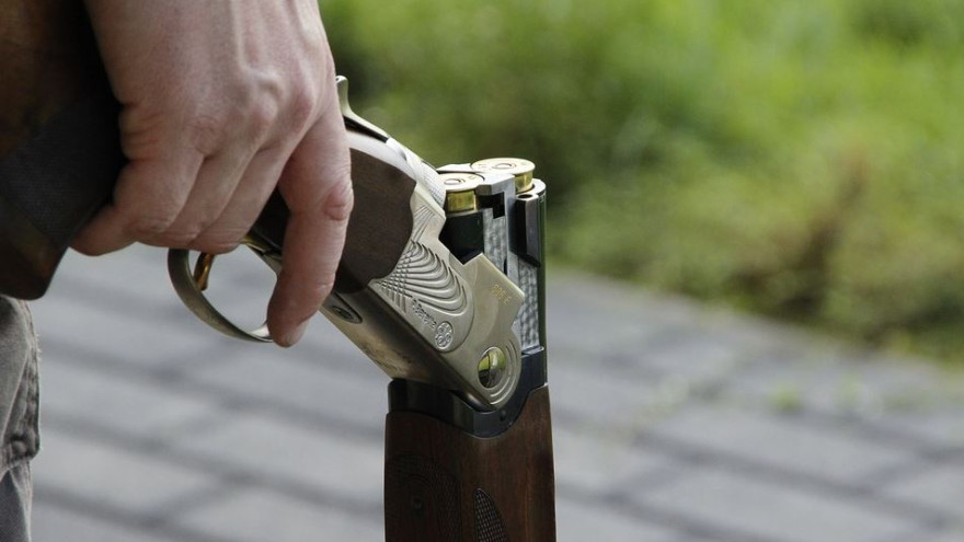 В Салехарде мужчина едва не застрелил соседей из охотничьего ружья 