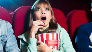 Почему экстраверты обожают боевики, а интроверты – драму: объясняют психологи