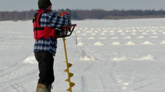 Река в необычных узорах: как это связано с ледоходом и когда его ждать у берегов Ямала