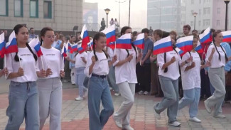 Ямал и Тюмень отметили День флага России