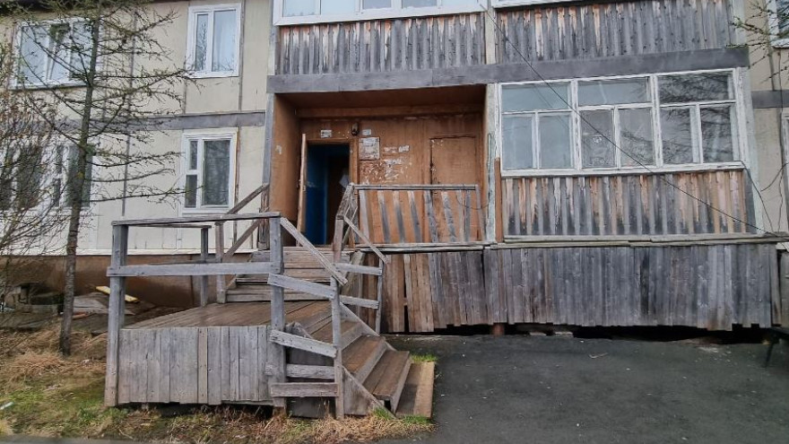 Следователи проверяют состояние дома в Лабытнанги после жалоб жильцов 