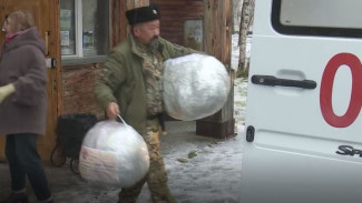 Салехардцы отправили 30 коробок с медикаментами и перевязочными материалами в госпиталь Курской области
