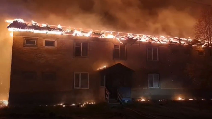 При пожаре в Ноябрьске погибли женщина с двумя маленькими детьми 