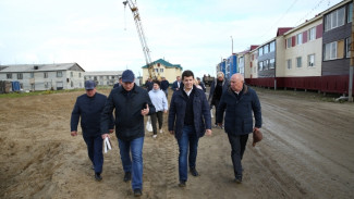 Дмитрий Артюхов посетил с рабочим визитом село Антипаюта