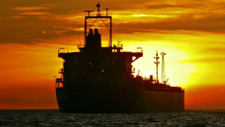 Компании хотят заставить возить нефть и газ российскими судами 