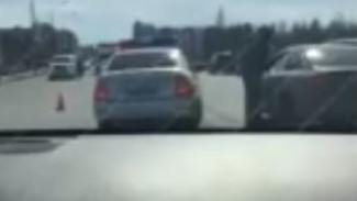 В роддом в сопровождении полиции. Силовики Нового Уренгоя помогли женщине добраться до больницы. Видео
