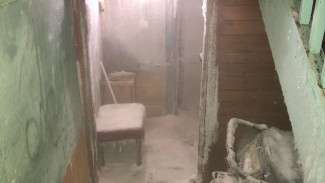 В столице Ямала подъезд жилого дома покрылся ледяной коркой: на ситуацию отреагировал глава города