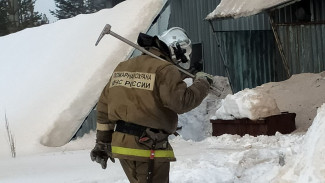 В одном из микрорайонов Ноябрьска произошел крупный пожар 