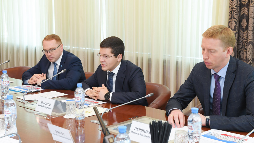 Губернатор Ямала провёл рабочую встречу с начальником Свердловской железной дороги 