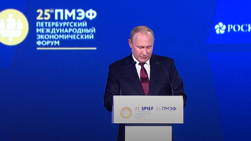 Путин на ПМЭФ: считаю возможным еще раз снизить ставку по льготной ипотеке