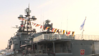 Северная флотилия отметила юбилей «Адмирал Харламова». Чем знаменит корабль, который гордо носит имя советского дипломата