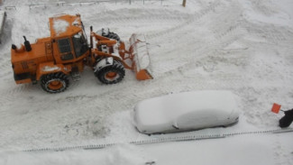 В Надымском районе снег во дворах уберут по звонку горожан