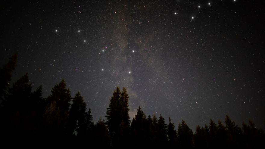 Метеоры древней кометы озарят небо ЯНАО в самую длинную ночь года