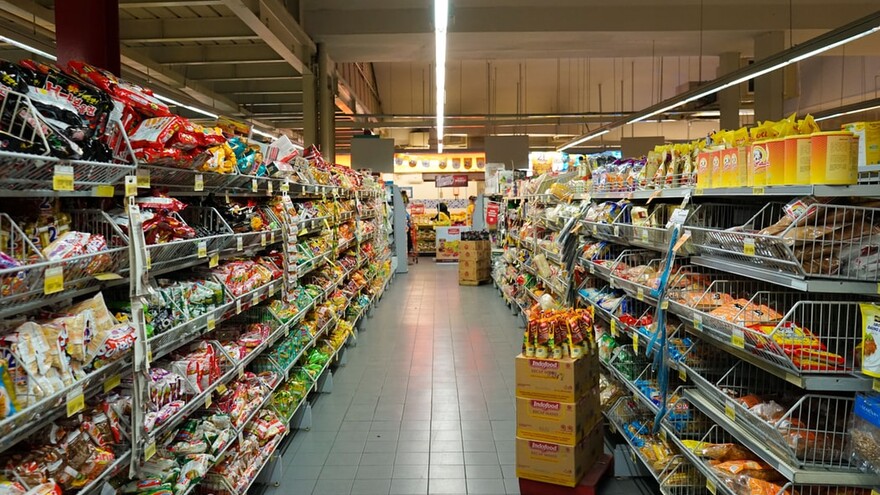 В Минпромторге рассказали, насколько хватит запасов продуктов в стране