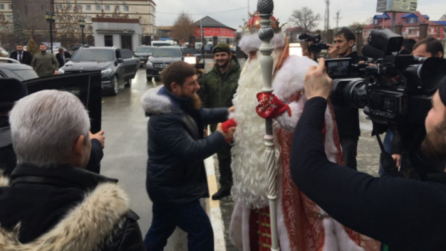 Дед Мороз назначил Рамзана Кадырова помощником по добрым делам