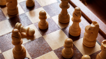 В Ноябрьске кубок по шахматам будут транслировать с помощью электронных досок