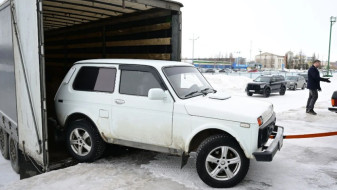 Пятнадцать фур с техникой и гуманитарным грузом отправят из Нового Уренгоя на передовую