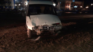 ДТП в Ноябрьске: водитель «Газели» попал в больницу после лобового столкновения