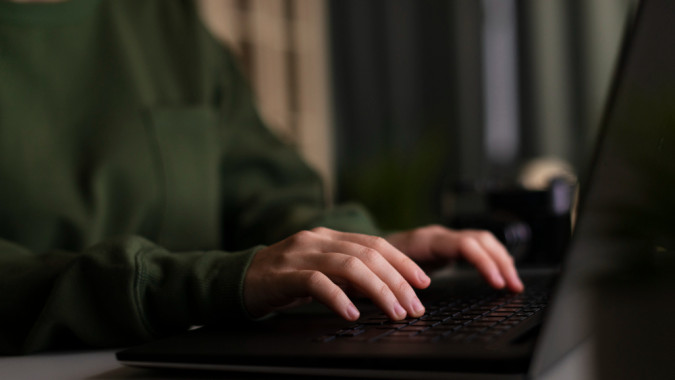 Код из СМС стоил жительнице Тарко-Сале почти 2 миллионов