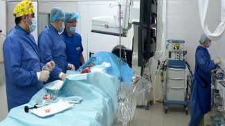 Ноябрьские врачи успешно провели уникальную операцию беременной женщине