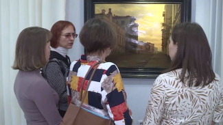 Городские пейзажи: Новый Уренгой представил выставку современных и советских художников