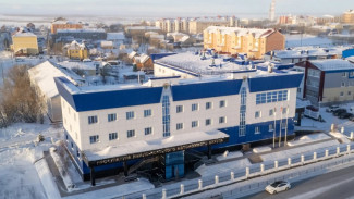 Замдиректора школы в Новом Уренгое ответит в суде за взятку 160 тысяч рублей