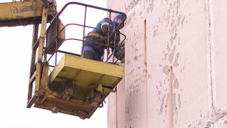 Работа кипит: в Муравленко проводят плановый ремонт многоквартирников
