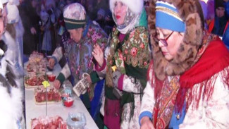 Экзотический вкус и особый канон нарезки: в Яр-Сале прошёл фестиваль «Ямальской строганины» 