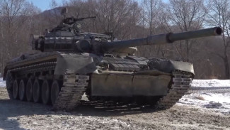 «Машина - зверь»: в Приморье бойцы-добровольцы проходят учения на танковом полигоне