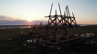 Арктическая стройка: на острове Белый восстанавливают старинный маяк