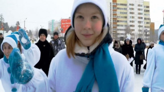 В Ноябрьске активисты устроили Mannequin Challenge, приуроченный к Году экологии на Ямале