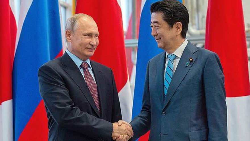 Владимир Путин: «Прорабатываются возможности подключения японских партнёров к проектам «Сахалин-2», «Арктик СПГ-2»