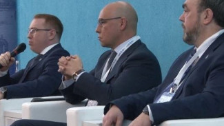 Сотрудничество и обмен опытом: в Новом Уренгое проходит Ямальский нефтегазовый форум - 2020