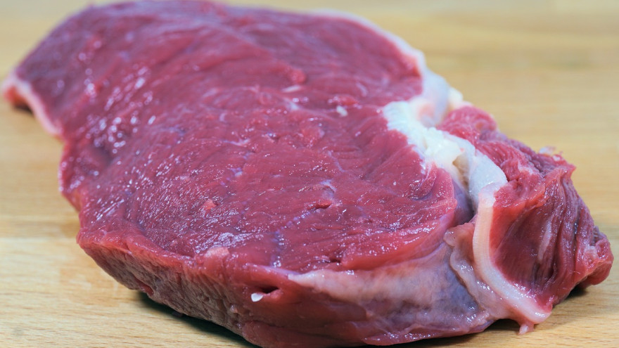 Роспотребнадзор выявил на Ямале 15 кило просроченного мяса 