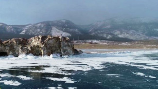 Услышать дыхание озера и увидеть невероятные пейзажи: зимний Байкал удивляет туристов