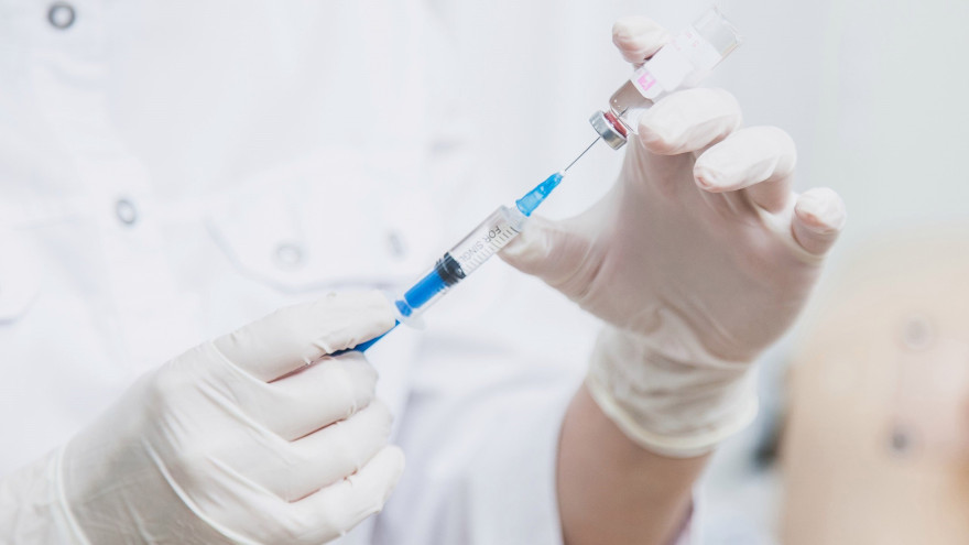 Президент России назвал необходимостью всеобщую вакцинацию от коронавируса 