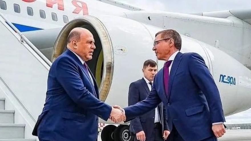 Михаил Мишустин и Владимир Якушев прибыли в Тюмень с рабочим визитом