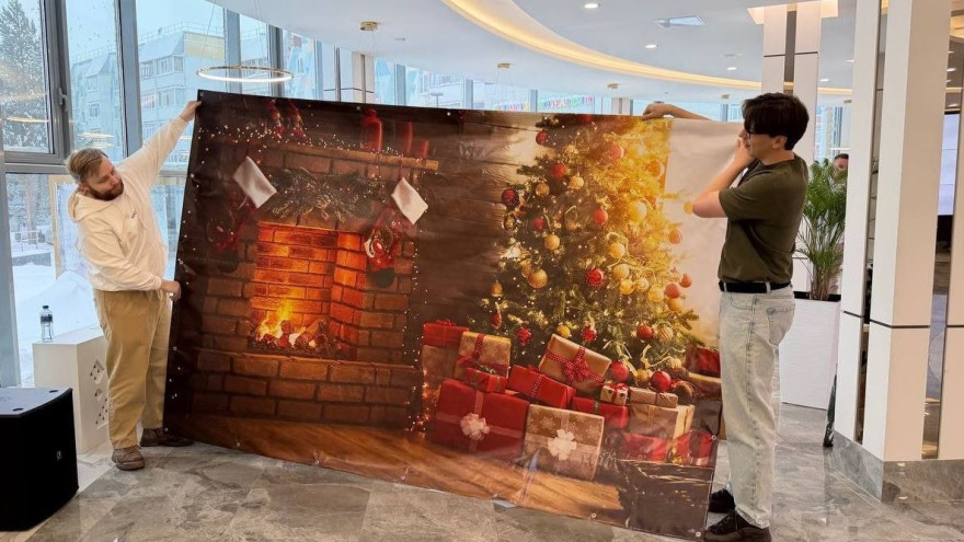 На Ямале готовят новогодние подарки для детей из Волновахского района