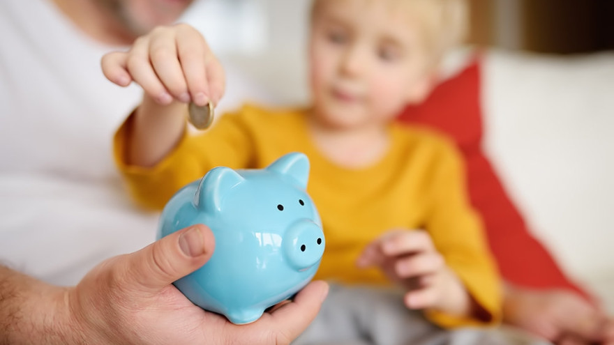 Некоторые родители на Ямале могут заменить продуктовые наборы детям денежной компенсацией