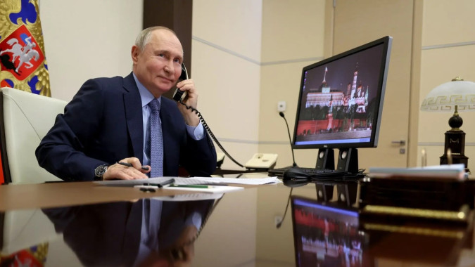 Губернатор ЯНАО поздравил Владимира Путина с 74-летием