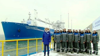 Путин запустил обеспечивающий Калининград газом плавучий СПГ-терминал