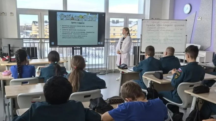 На Ямале врачи рассказали школьникам о рисках бесконтрольного приема антибиотиков 
