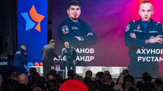 На Ямале подвели итоги Года героев и наградили «Героев среди нас»