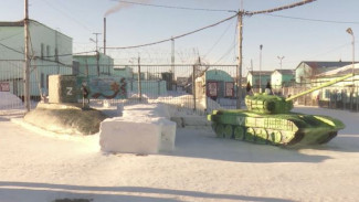 В Харпе осужденные создали снежные скульптуры ко Дню защитника Отечества 