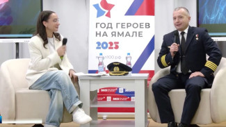 «Диалоги с Героями»: надымская молодежь встретилась с Дамиром Юсуповым