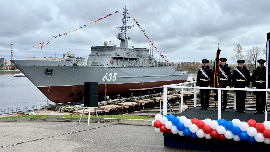 ОСК спустила на воду созданный для ВМФ морской тральщик проекта 12700 «Александрит»
