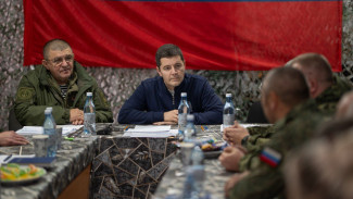 Дмитрий Артюхов встретился с ямальцами на передовой